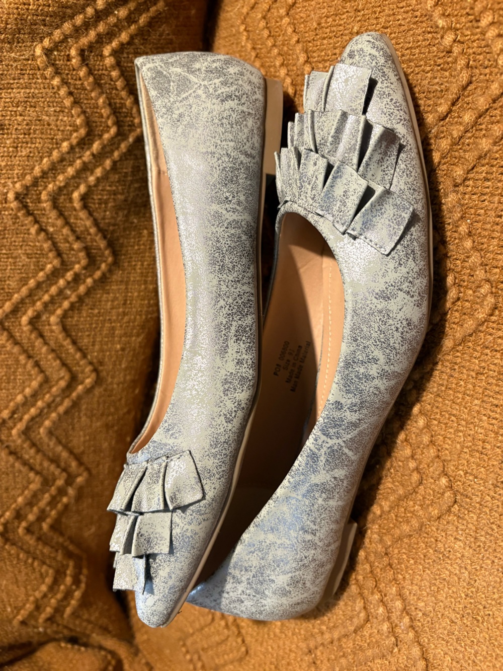 Journee Collection Silver Metallic Ruffle Pointed Flats - Picture 5 of 5